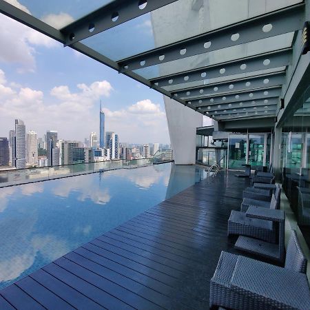 Skybed Over The Sky Hostel @Regalia Suites & Residences Kl Kuala Lumpur Eksteriør bilde